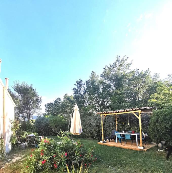 Entre Ventoux Et Luberon, Appartement Dans Maison. Malemort-du-Comtat Exterior photo